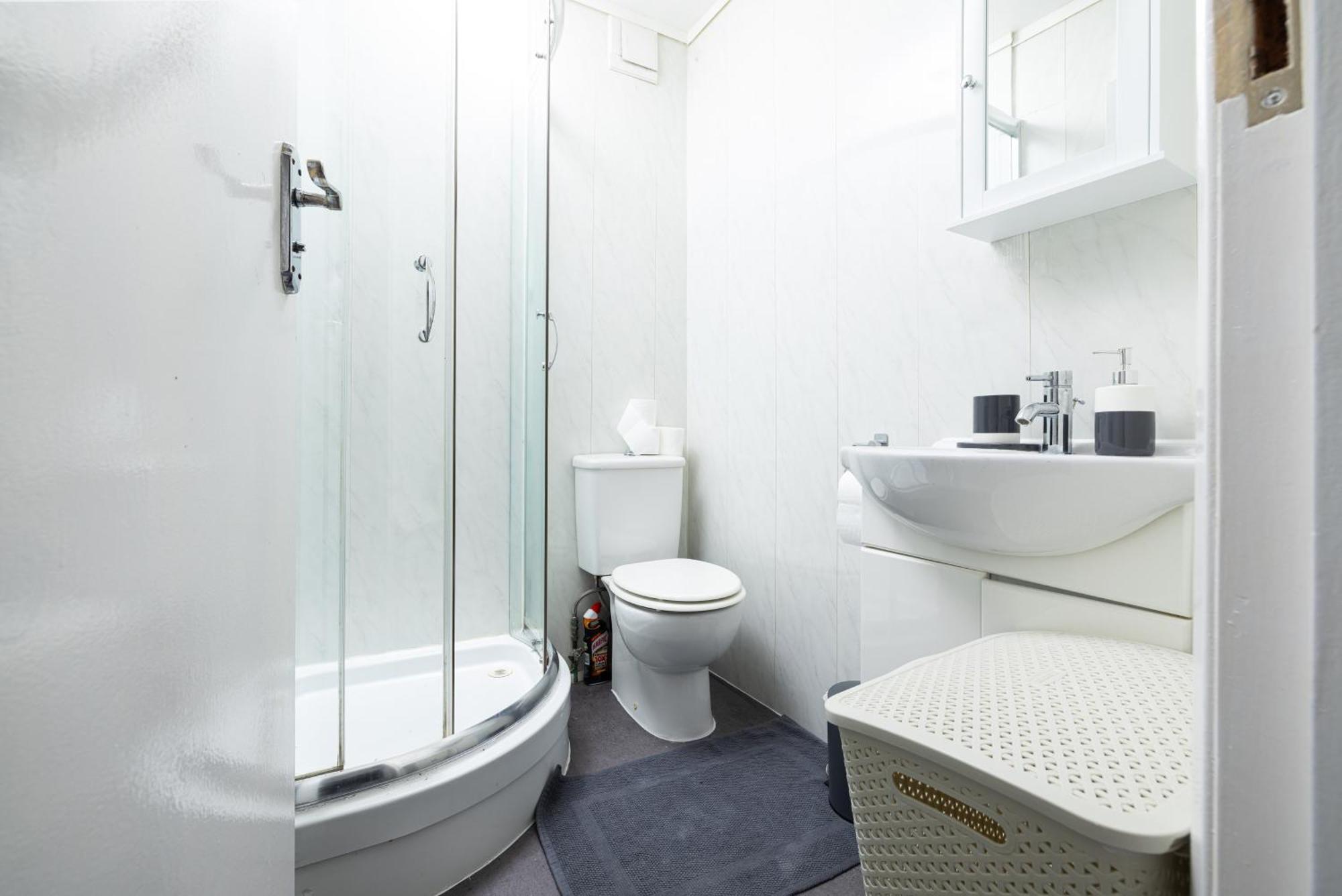 One Bedroom Apartment Opposite Brent Cross Station London Bagian luar foto